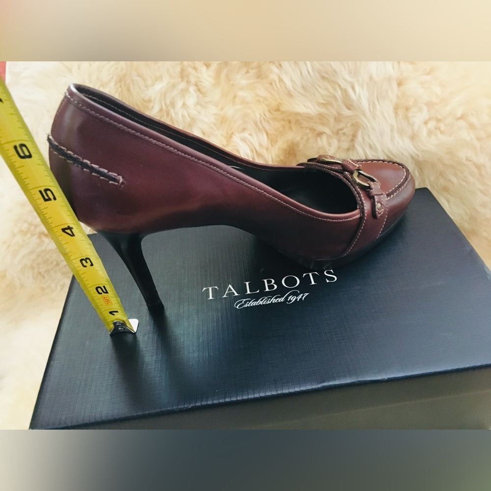 Talbots Women's Burnished Cognac Heels with Brass Accents 10M